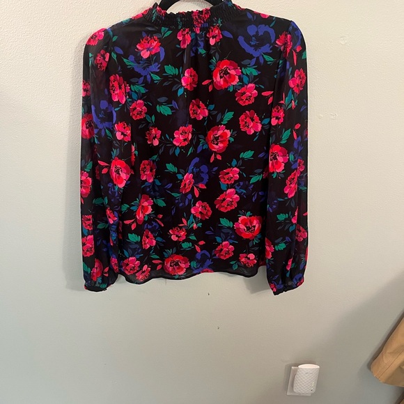 J. Crew Floral Black and‎ Red Women's Top - Picture 3 of 3
